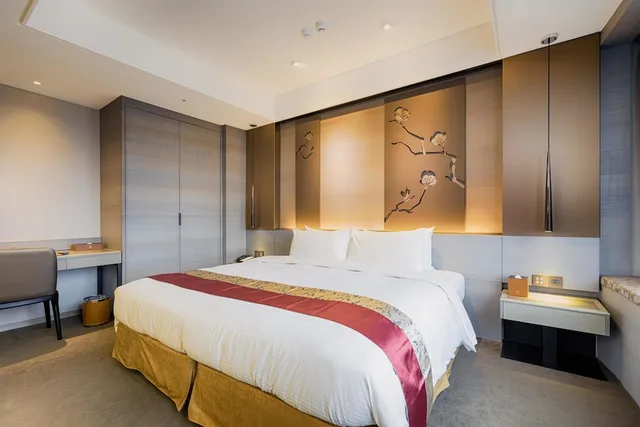 Tower, Executive, Suite, King Bed, Bathtub، Green World Hotel Grand Nanjing 2/4
