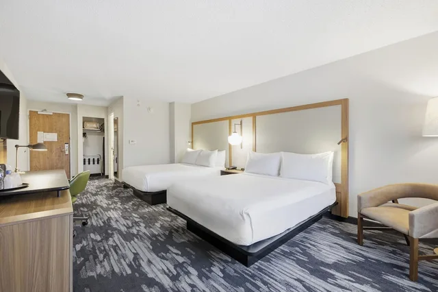 غرفة بسريرين كوين لذوي الإعاقة، Fairfield by Marriott Inn and Suites Mount Pleasant, WI 2/3