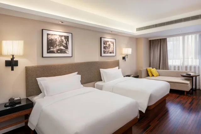 Four Seasons, Twin Beds, SSAW Boutique Hotel Sanya (Da Dong Hai Branch) 1/1