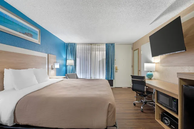 غرفة بسرير مزدوج، Quality Inn & Suites Conference Center 5/10