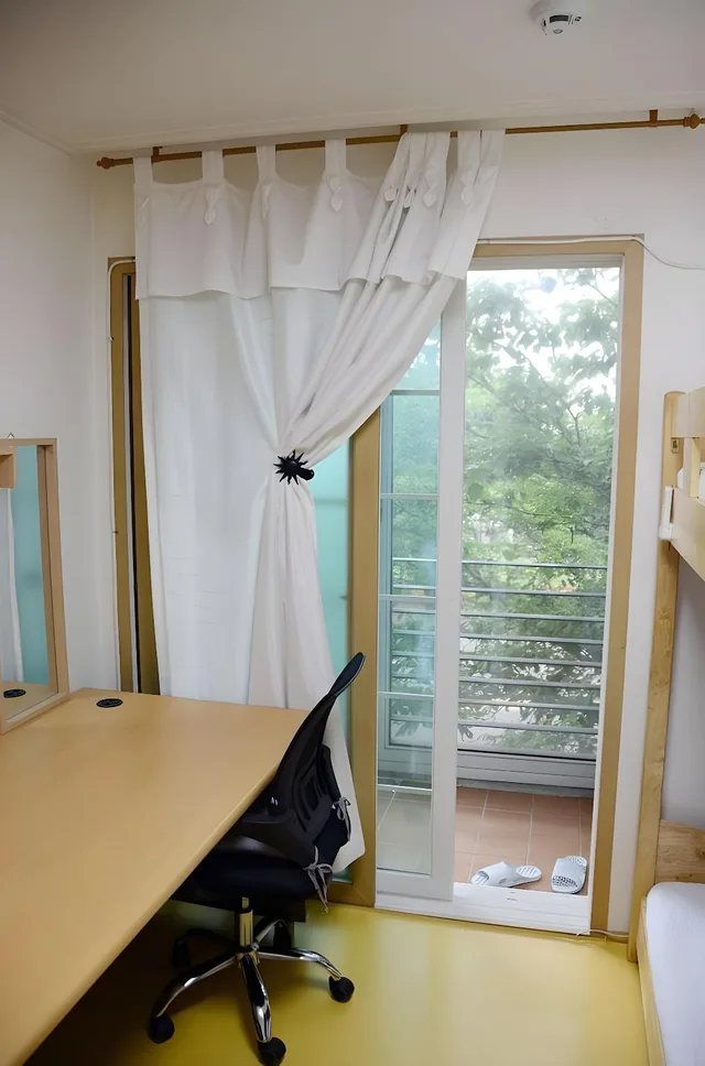 غرفة بزنس بسريرين مزدوجين بشرفة، Ganderak Guesthouse - Hostel 1/1