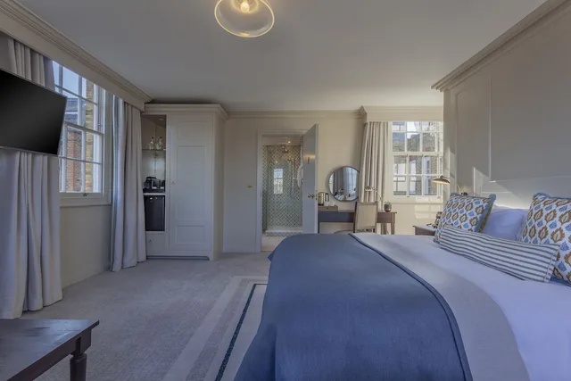 جناح جونيور بسرير كينج، Richmond Hill Hotel 2/2