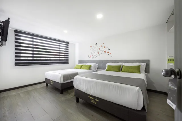 غرفة عائلية بسرير كوين وسريرين مزدوجين بحمام خاص، Ayenda 1024 Agora Inn 2/3