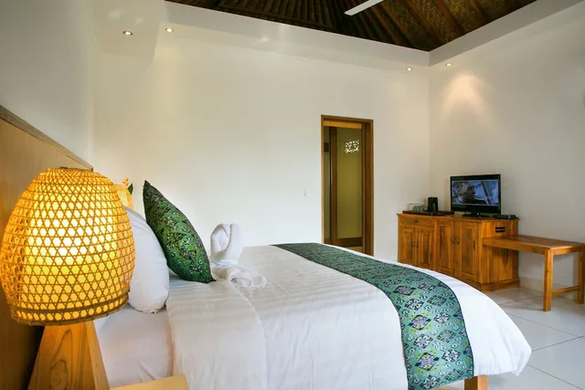 Deluxe, King Bed, Pesantian Villa & Warung 3/6