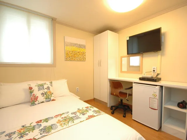 Premium, Single, Double Bed, E Residence 1/1