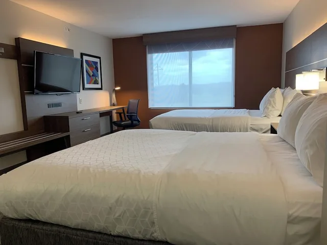 Standard, 2 Queen Beds, Holiday Inn Express Hotel And Suites Franklin Oil City 1/1