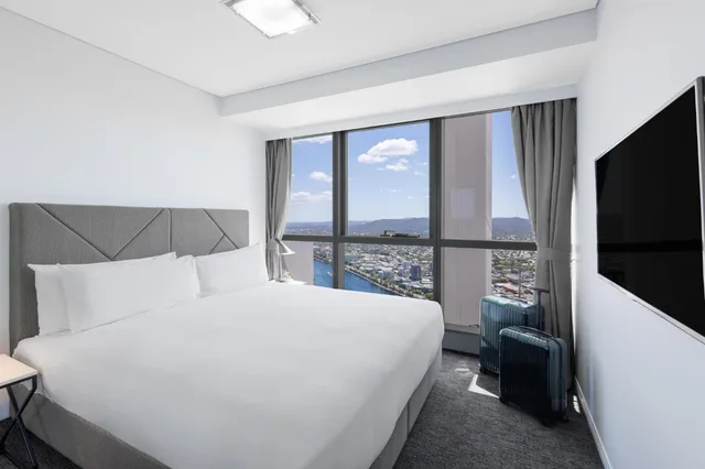 3 Bedrooms, Altitude, Suite, 3 King Beds، Meriton Suites Herschel Street 2/7