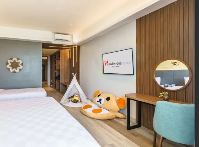 1 Bedroom, Family Suite, King Bed, Sea View, Balcony, Swiss-Belcourt Kupang 3/3