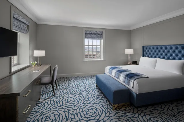 جناح تنفيذي بسرير كينج، The Lytle Park Hotel, Autograph Collection 2/4