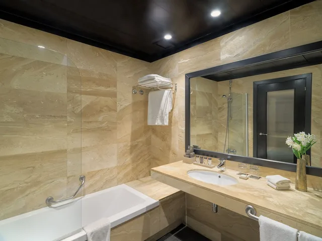 Barcelona, Classic, Twin Beds, H10 Marina Barcelona 4/7