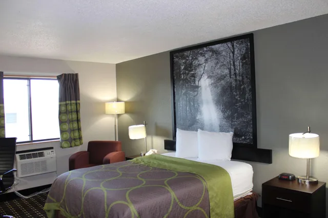 غرفة بسرير كوين لذوي الإعاقة، Super 8 by Wyndham Grand Rapids/Wyoming 1/1