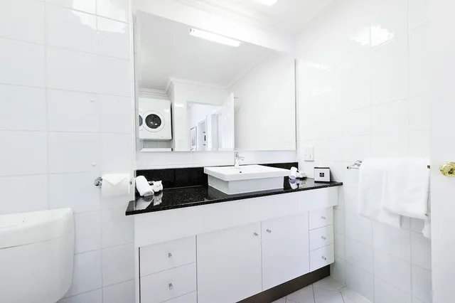 شقة بسريرين منفصلين وسرير كينج وسرير بطابقين بـ3 غرف نوم مع أريكة، Majestic Old Lion Apartments 5/5