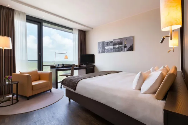 غرفة ديلوكس بسرير مزدوج بحوض استحمام، Infinity Hotel and Conference Resort Munich 1/5