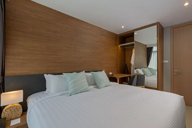 Family Suite, 1 King and 1 Single Beds, Wyndham Garden Naithon Phuket 1/2