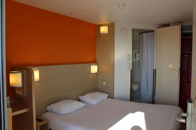 Room, Triple, 3 Beds, Premiere Classe Bordeaux Est Lormont 1/8