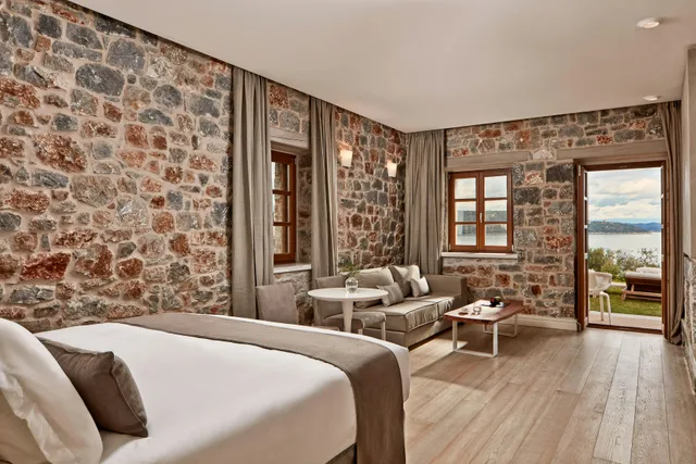 جناح سوبيريور بإطلالة على البحر بمسبح خاص، 100 Rizes Seaside Resort 1/2