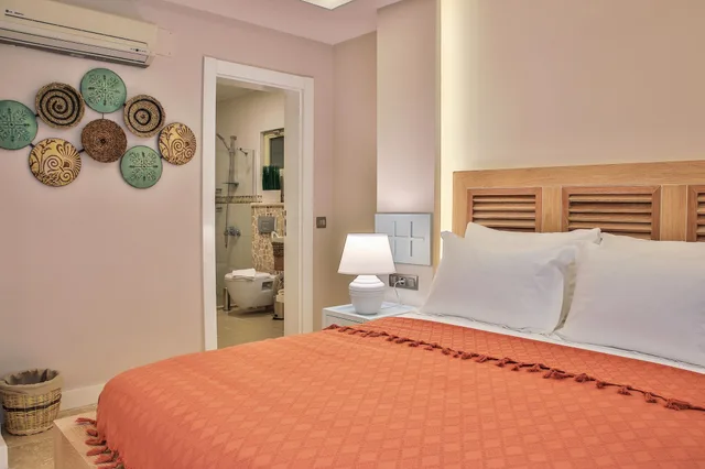 غرفة ديلوكس بسرير كوين بإطلالة على البحر، Kalkan Saray Suites Hotel 9/10