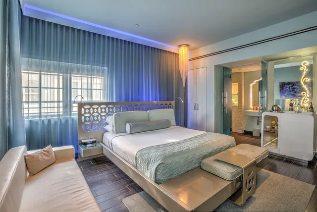 Gold, Studio, Suite, Queen Bed, Dream South Beach by Hyatt 2/6