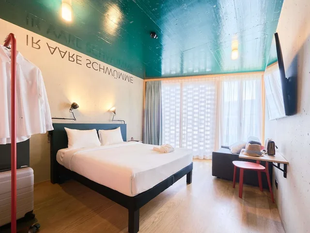 Superior, Triple, Queen Bed, Sofa, ibis Styles Bern City 1/8