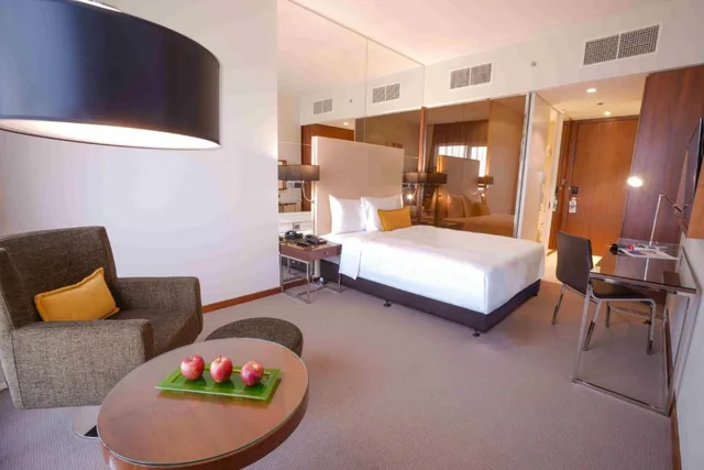 Centro, Queen Bed, Sea View, Centro Corniche Al Khobar By Rotana 2/3