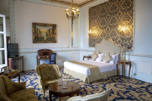 Golden Paradise Suite Direct Sea View with Light Dinner، Le Metropole Luxury Heritage Hotel Since 1902 by Paradise Inn Group 9/10