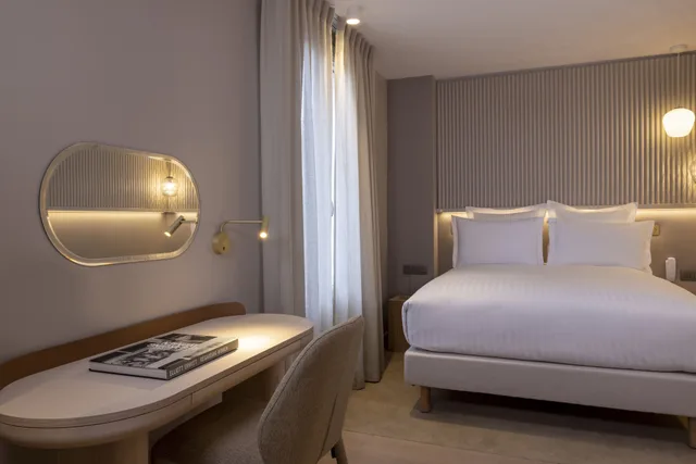 Superior, Queen Bed, Hotel Beige (ex. Hotel Plaza Opera) 5/5