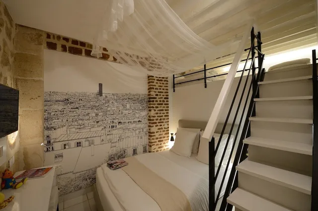Sweet, Garden, Apartment, Twin Beds, 2 Sofa، Les Patios Du Marais 1/6