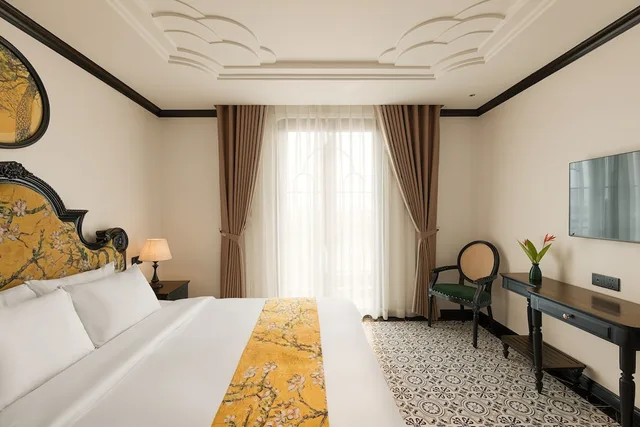 Deluxe, King Bed, City View, Balcony, C'Lau Hotel Ninh Binh - A Gem Nestled in Ancient Quarter 3/10