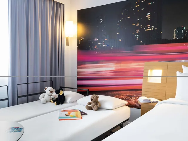 Family, Double and Twin Beds, Novotel Bordeaux Centre 6/10