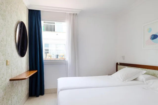 2 Bedrooms, Apartment, Pool View, Balcony or Terrace، Plus Fariones Apartments 2/5