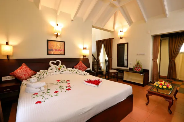 كوخ بإطلالة على البحيرة، The World Backwaters 2/3