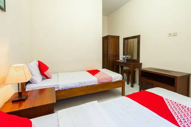 غرفة قياسية بسريرين منفصلين، OYO 1150 Omah Ladrang 5/7