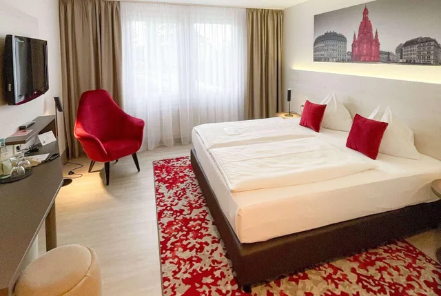 غرفة بسرير كوين، Ramada by Wyndham Dresden 3/5