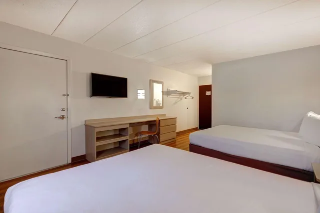غرفة بسرير مزدوج لذوي الإعاقة، Motel6 Lakeville, MN - South - Lakeville 1/10
