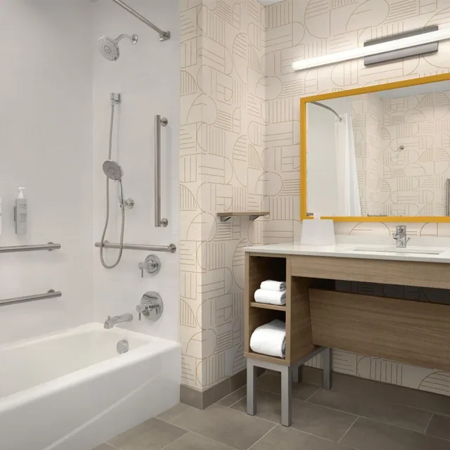 جناح استوديو بسريرين كوين بحوض استحمام لذوي الإعاقة، Home2 Suites by Hilton Goodyear Phoenix West 2/2