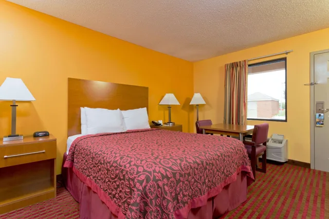 غرفة بسرير كينج للمدخنين لذوي الإعاقة، Days Inn By Wyndham Franklin Ex Days Inn Franklin Ky 1/4