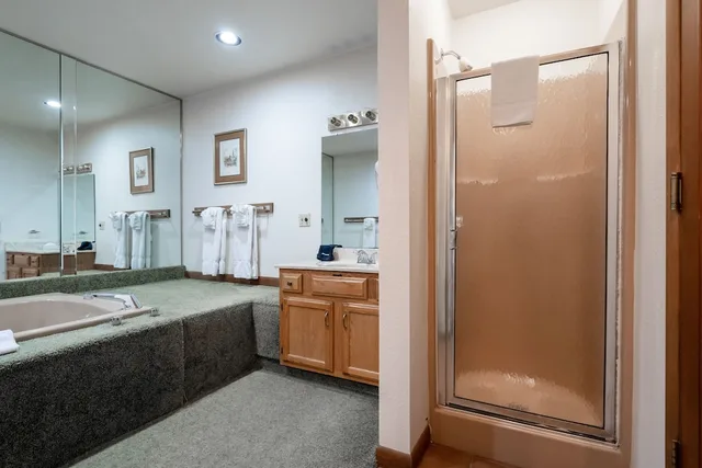 2 Bedrooms, Suite, Twin Beds, King Bed, 2 Sofa, Sauna, The Villas at French Lick Springs 6/6