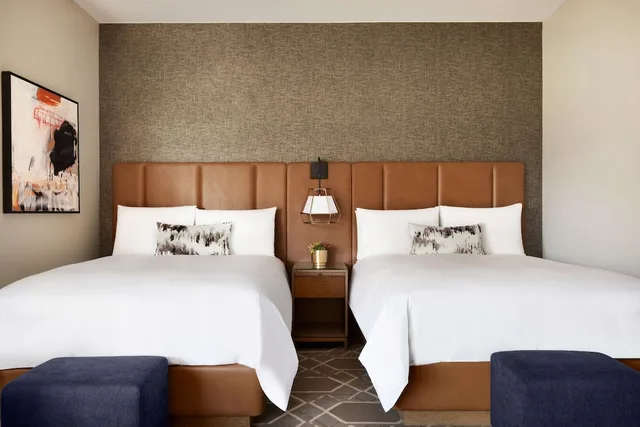 Premium, Deluxe, 2 Queen Beds, Pool View, Balcony or Patio, Large، Fairmont Scottsdale Princess 2/4