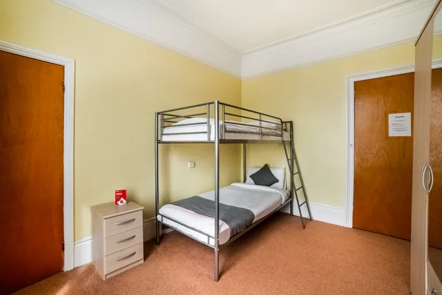 سكن مشترك مختلط قياسي، OYO Eagle House Hotel St Leonards Hastings 3/5
