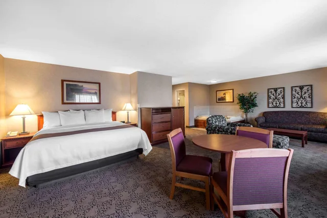 جناح بسرير كينج، Quality Inn Burlington, CO 2/3