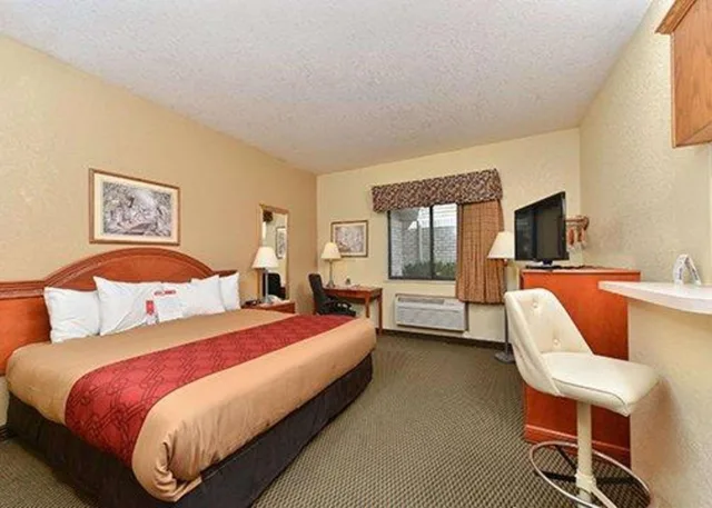 جناح بسرير كينج، Express Inn & Suites 4/5