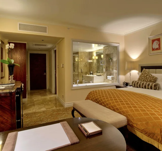 Luxury, King Bed, City View, Tower Wing، Taj Cape Town 4/7