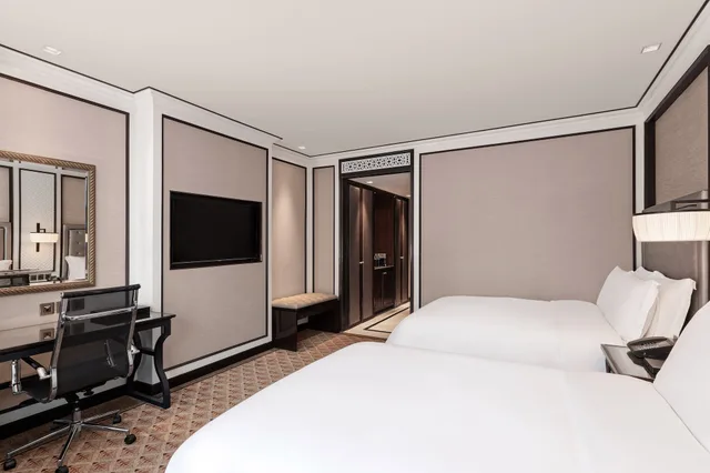 room, 2 double beds, non smoking, THE ATHENEE HOTEL, A LUXURY COLLECTION HOTEL BANGKOK 2/4