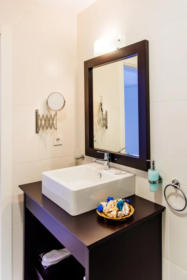غرفة ثلاثية، Via Farilya Hotel 8/10