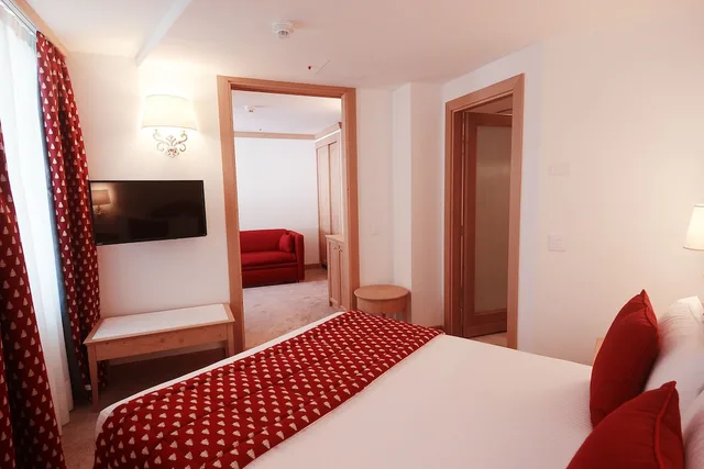 جناح جونيور ديلوكس بسريرين منفصلين، Hotel Schweizerhof Pontresina 2/4