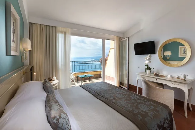 غرفة كلاسيكية بسرير مزدوج أو سريرين منفصلين بإطلالة على البحر بشرفة، Hotel Villa Belvedere 1/10