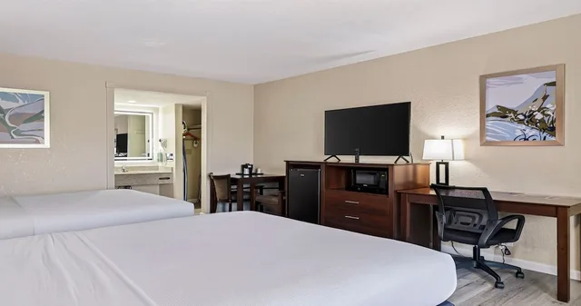 غرفة قياسية بسريرين كوين، Best Western Roseville Inn 3/10
