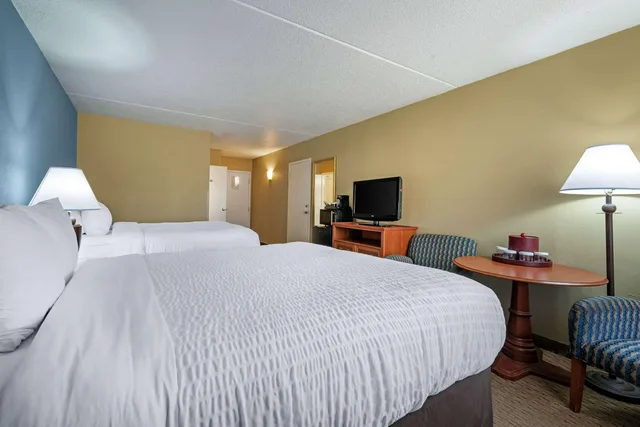 غرفة بسريرين كوين، Clarion Hotel Conference Center Lexington North 7/8