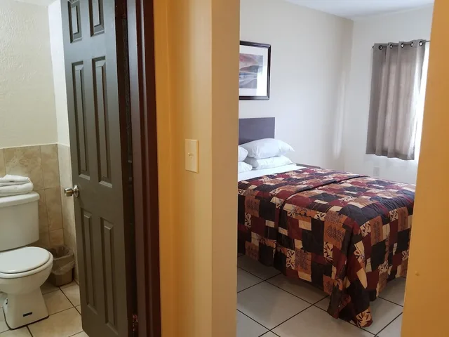 جناح عائلي بسريرين مزدوجين، Parkway Inn Airport Motel 9/9