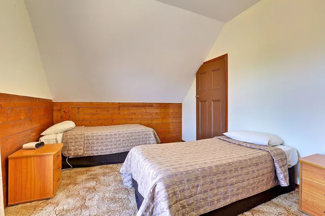 3 Bedrooms, Family, House, 6 Beds, 2 Queen Beds, Two Story، Riverfront Motel & Villas 6/9